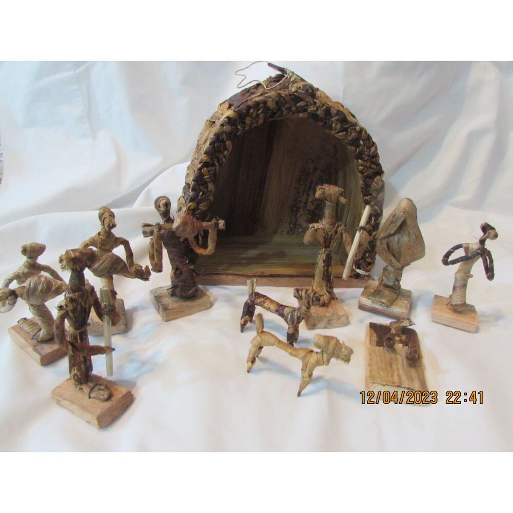 Nativity set handmade Uganda made for cornhusk wood 11 pc set